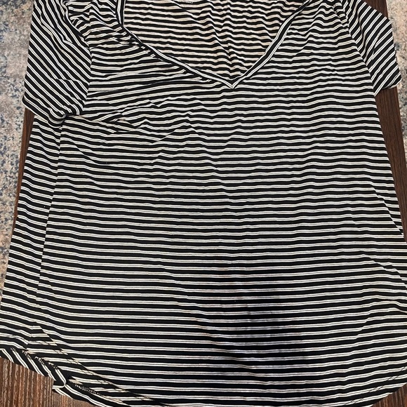 Aeropostale Tops - Aeropostale Black & White Striped V-Neck Tee Women's Size Large